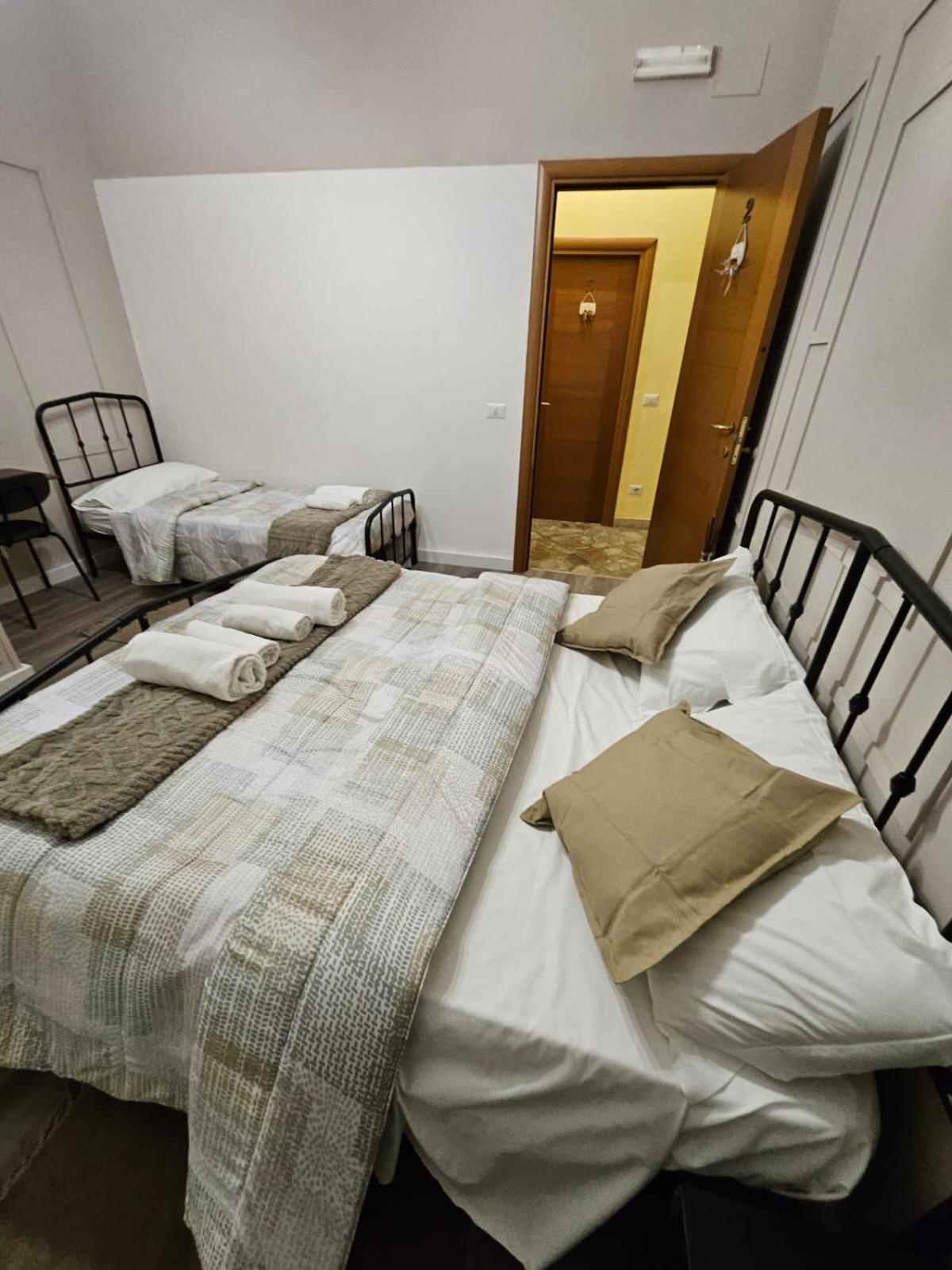 San Daniele Bundi House Hotell Rom Exteriör bild
